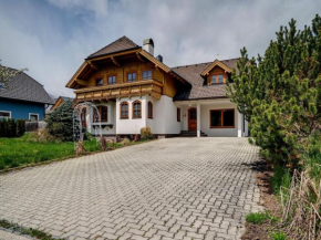 Boutique Holiday Home in Mauterndorf with Garden Begöriach